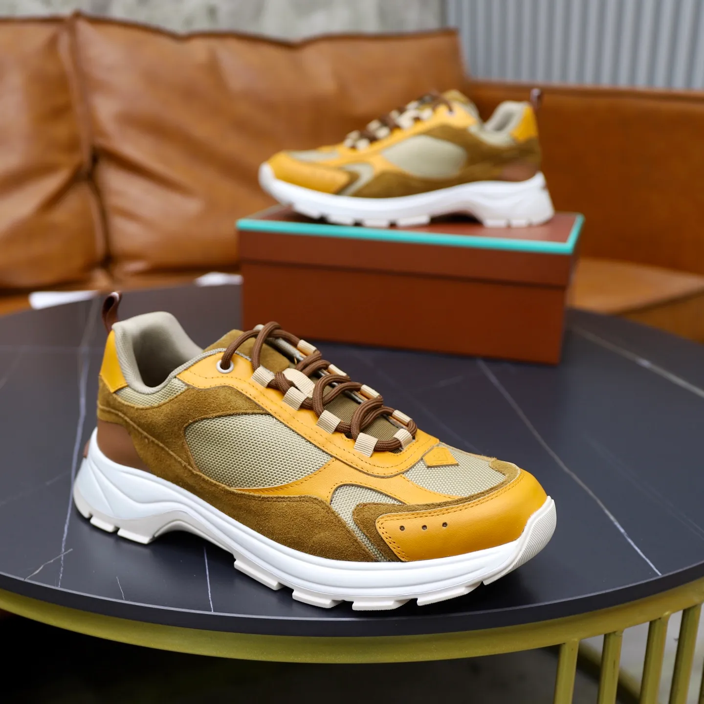 Factory price: 💰520Loropiana LP men's shoes ♞size; 38-44 "45.46 customization" cowhide stitching. It is really easy to wear, lazy, loose, casual, perfect comfort. There are many color choices, and they all look good with clothes. Is it true that Loropiana can bring social value? “Loropiana is the best thing money can buy”
